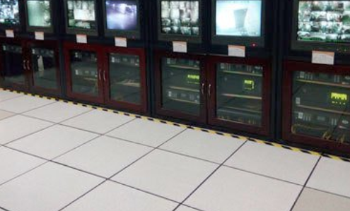 監控室防靜電地板.png